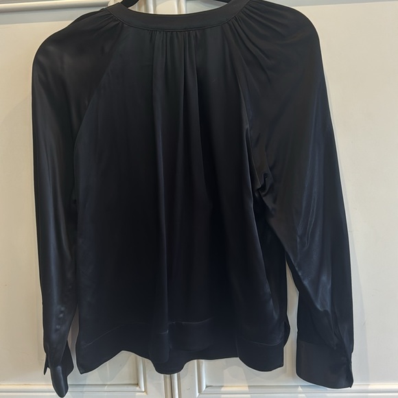Rails NWOT Black Satin Blouse. Size XS - Picture 3 of 4